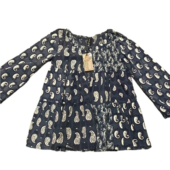 NWT.  Sacred Threads Blouse.   218387.   CL/GY01 - Picture 2 of 3